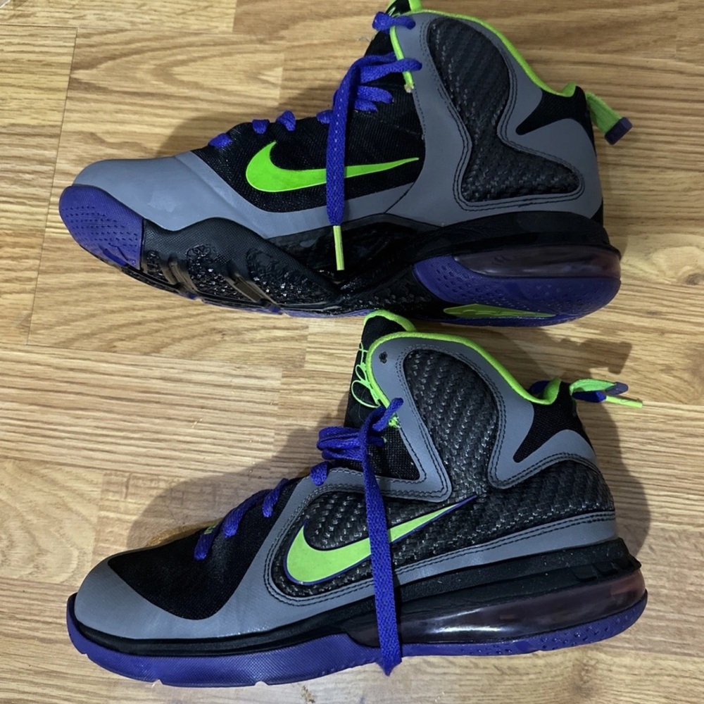 Nike Le Bron South Beach Youth 6.5